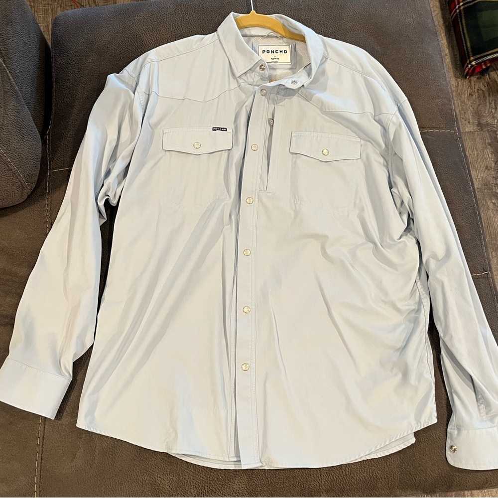 Poncho Outdoors men’s pearl snap. Light blue, size L.